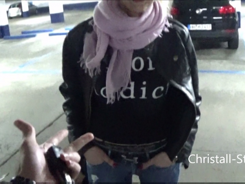 Geiler Fremder fickt mich im Hotelparkhaus