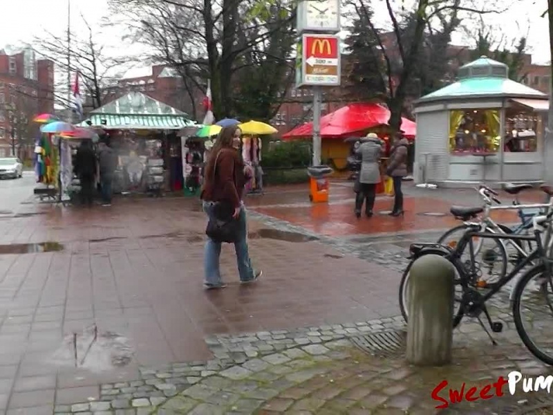 Titten für alle - Auf dem WEIHNACHTSMARKT!!