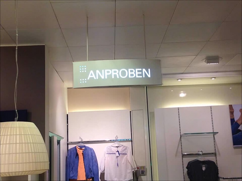 Im Kaufhaus geblasen