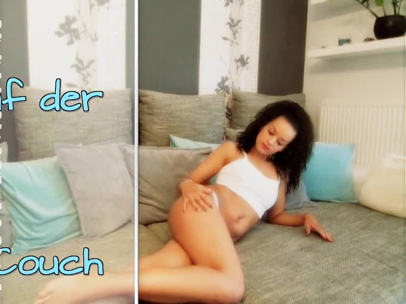 Geiles Fingern auf der Couch