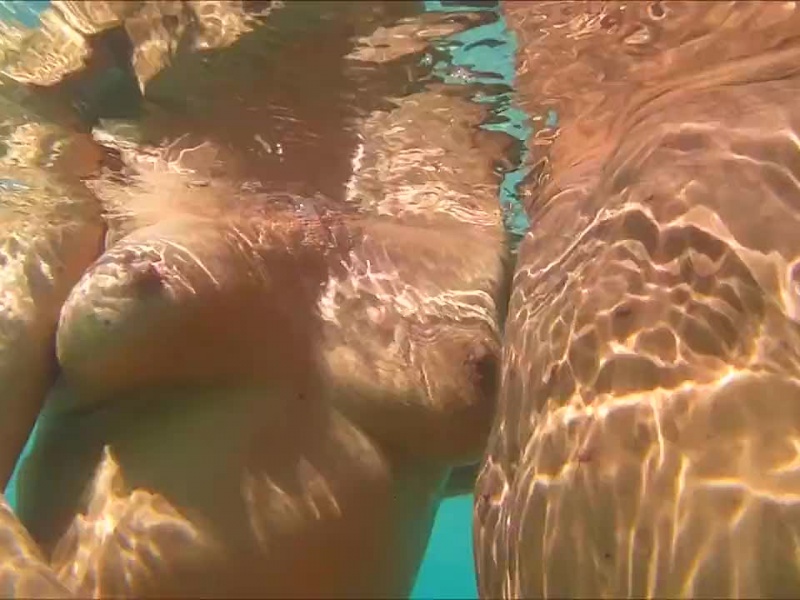 Kurzer Wichsclip unter Wasser