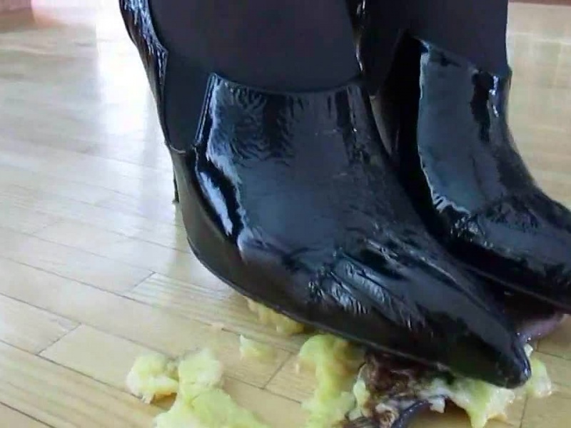 Crushing in 500 Euro teuren Heels