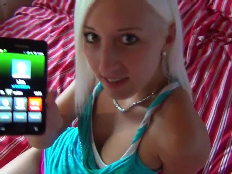 Krass! Creampie mit Freundin am Telefon!!