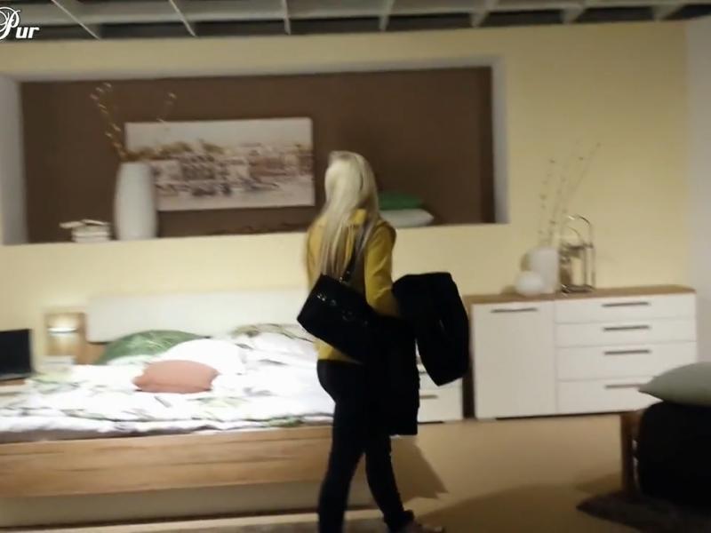 Rabattfick! Verkäufer vom Möbelhaus darf ran!