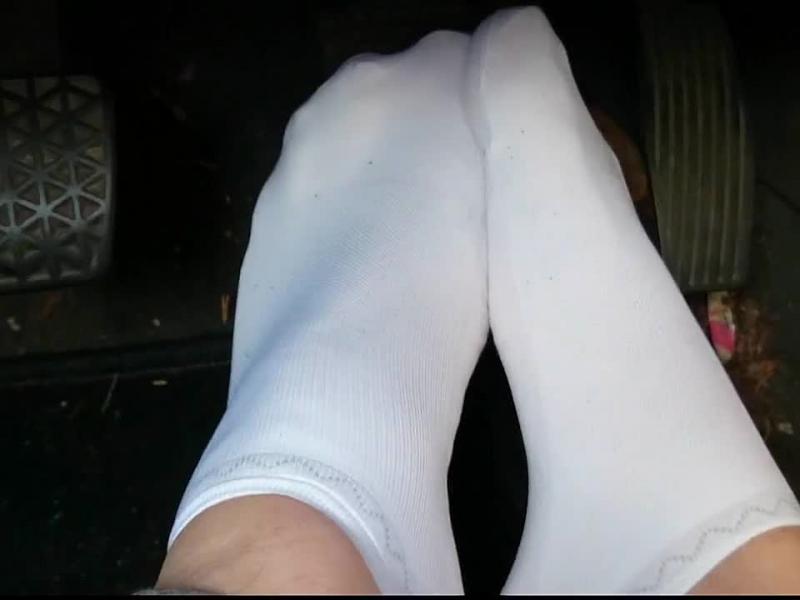 Weiße Sneaker Socken im Auto ** Pedal Pumping **