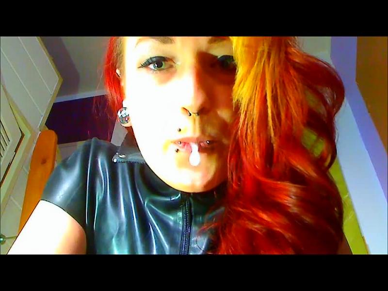 Spitting Göttin- Maul auf!