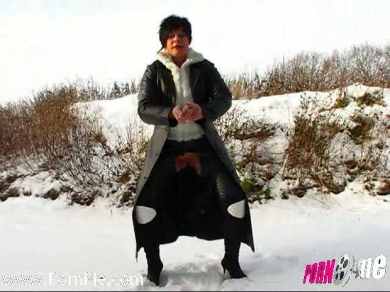 Schneeball aus Fotzenloch gepisst