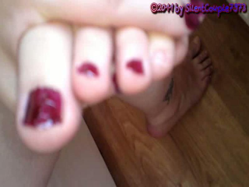 Zehnägel lackieren (linker Fuß)