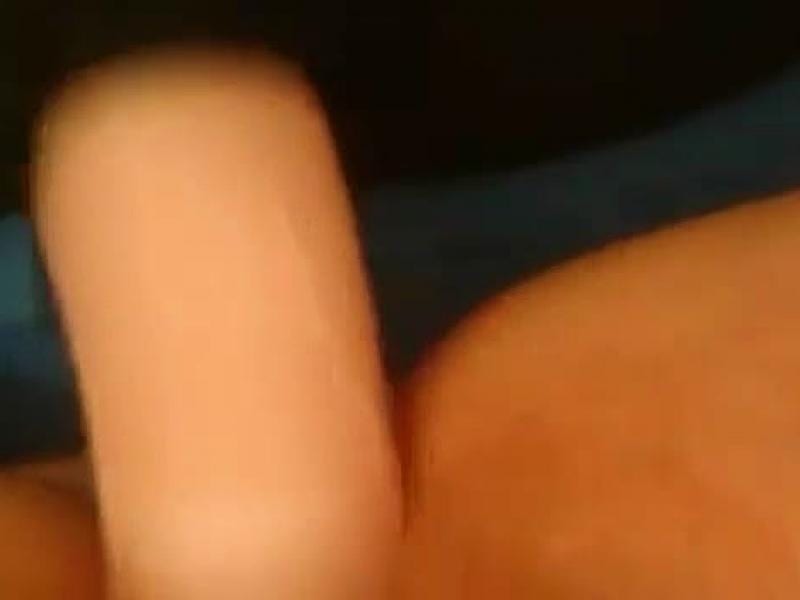 Mit der Maschine in den Arsch gefickt