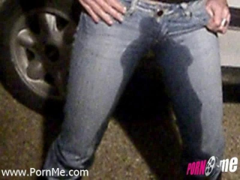 In meine Jeans und meine Leder Stiefel gepisst