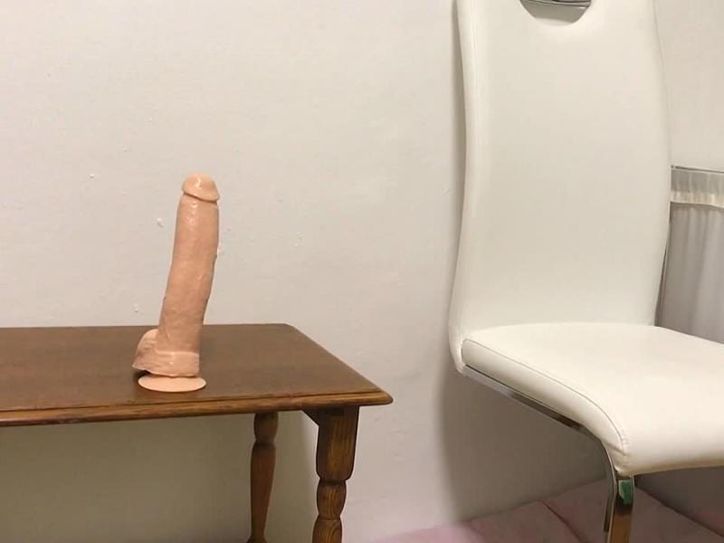 Dildo geritten, selbst gemacht und gefickt geworden