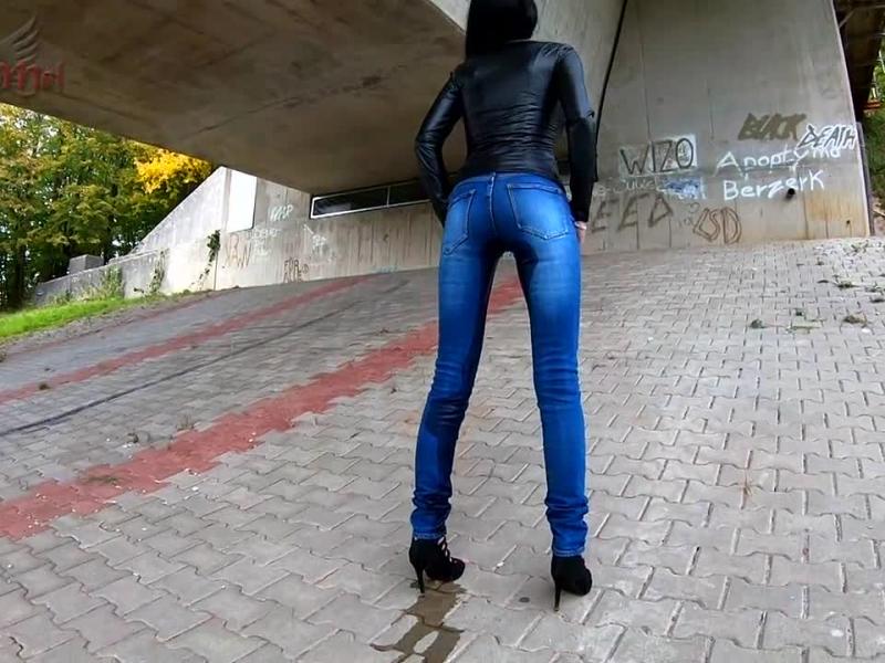 Mega nasser JEANS HEELS PISS